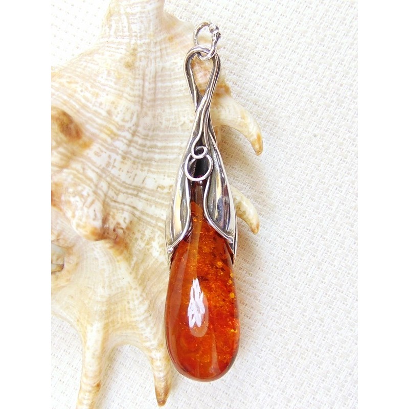 Wisiorek srebrny z bursztynem, handmade 640-22