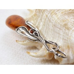 Wisiorek srebrny z bursztynem, handmade 640-22