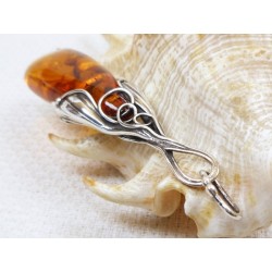 Wisiorek srebrny z bursztynem, handmade 640-24