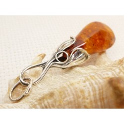Wisiorek srebrny z bursztynem, handmade 640-25