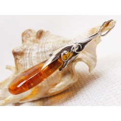 Wisiorek srebrny z bursztynem, handmade 620-335